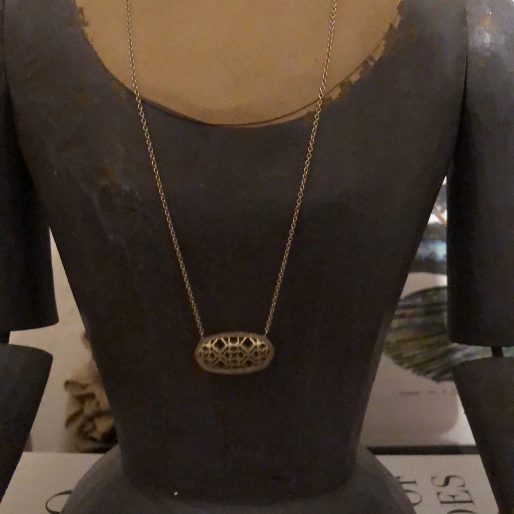 Gold Kendra Scott necklace